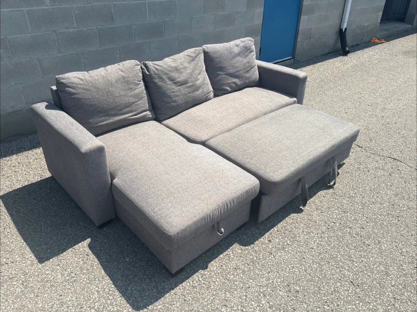 FREE DELIVERY✅• GREY PULL OUT BED SECTIONAL COUCH w/ STORAGE image indicator(3)