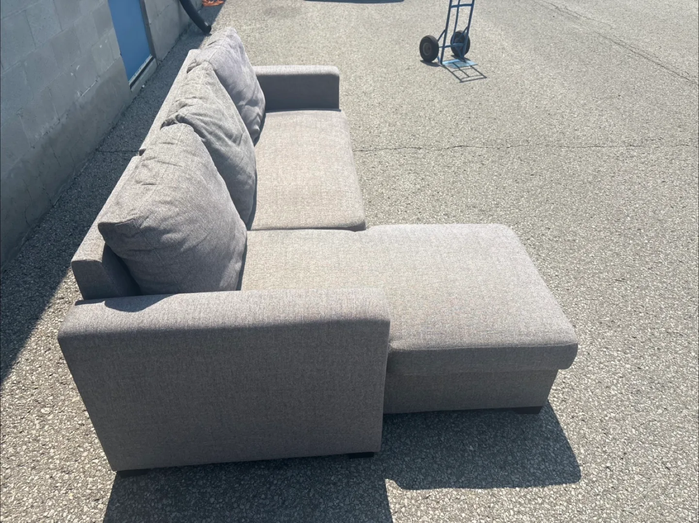 FREE DELIVERY✅• GREY PULL OUT BED SECTIONAL COUCH w/ STORAGE image indicator(5)