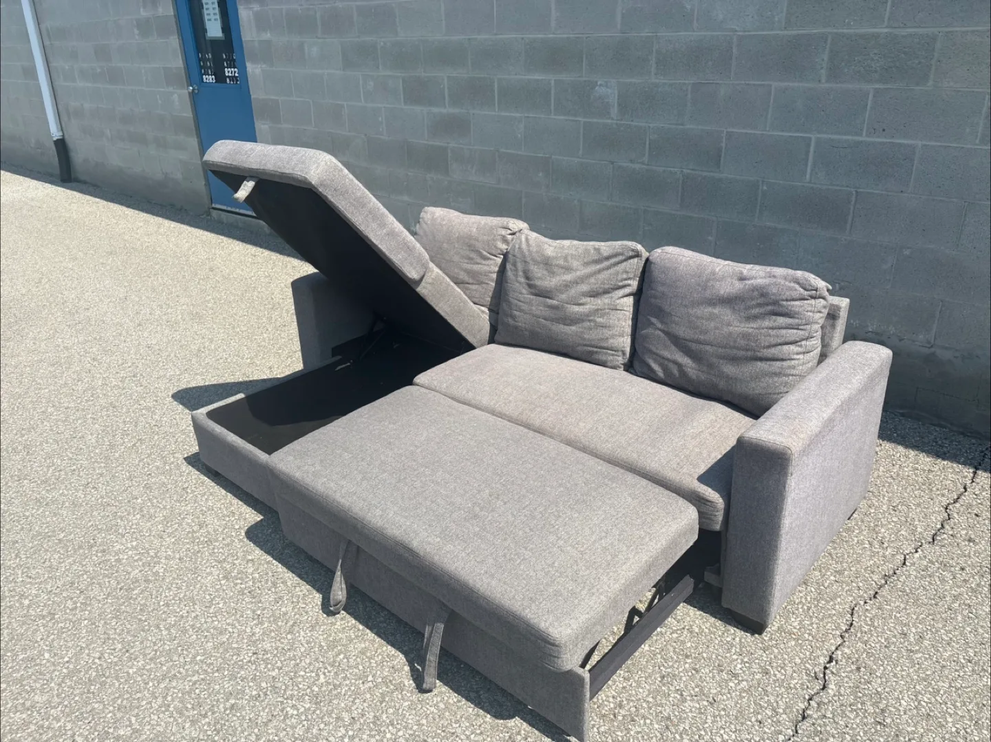 FREE DELIVERY✅• GREY PULL OUT BED SECTIONAL COUCH w/ STORAGE image indicator(2)