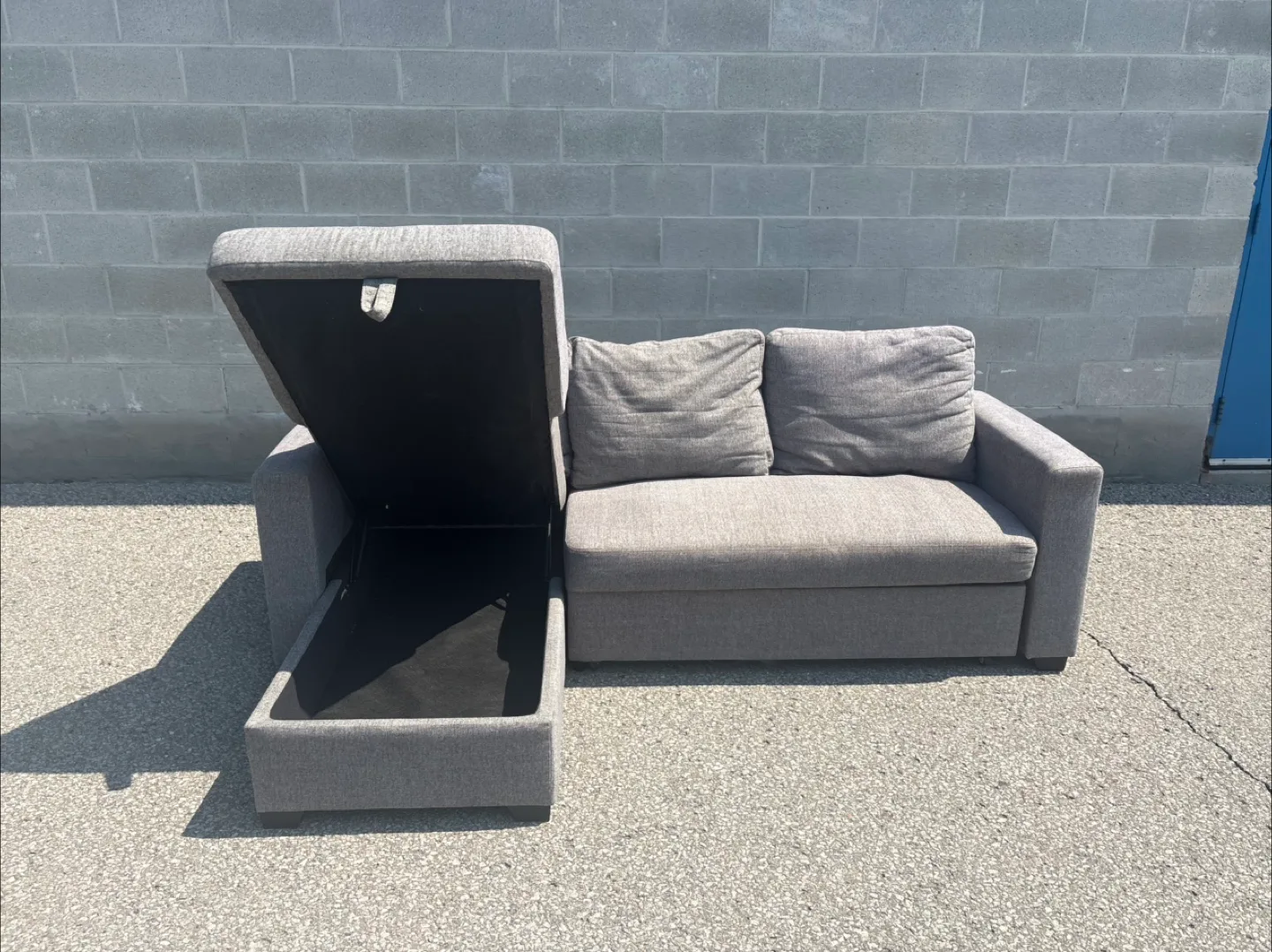 FREE DELIVERY✅• GREY PULL OUT BED SECTIONAL COUCH w/ STORAGE image indicator(4)