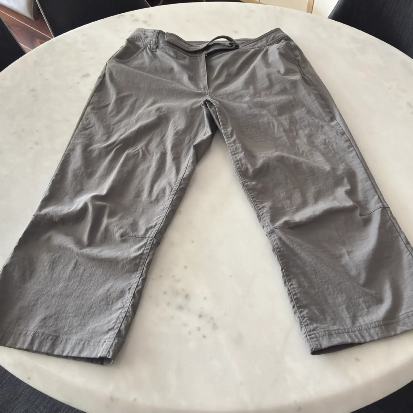 Mountain Equipment Co-op Women's Grey Cropped Pants - Size S image indicator(3)