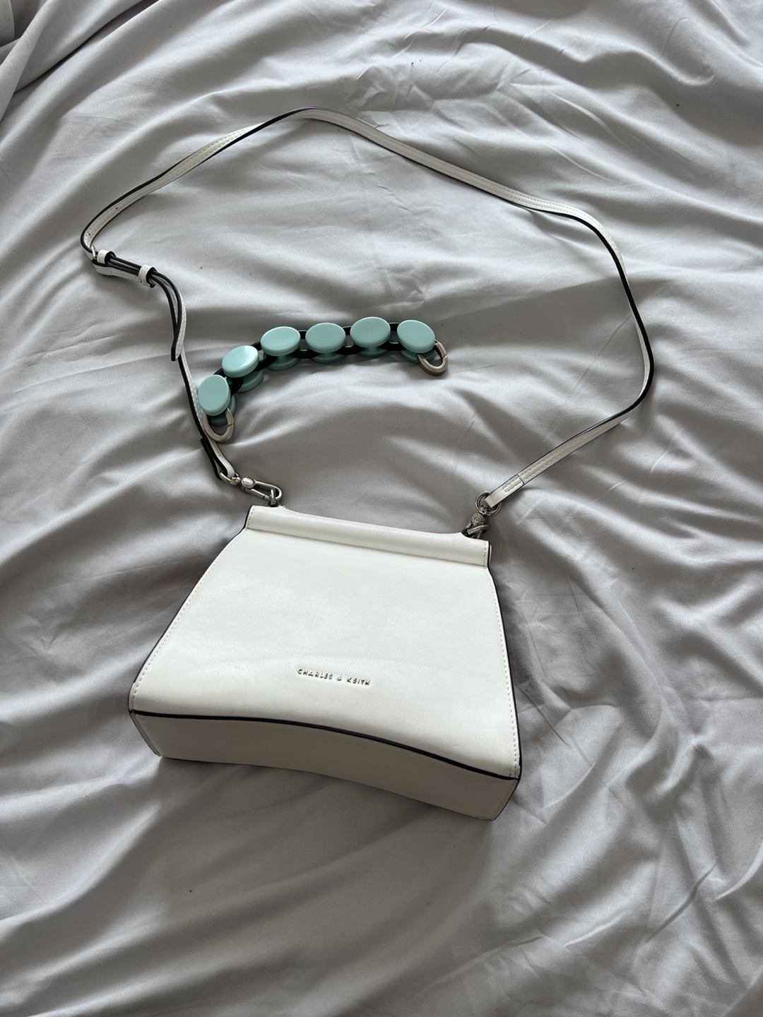 Charles & Keith White Shoulder Bag - photo 2