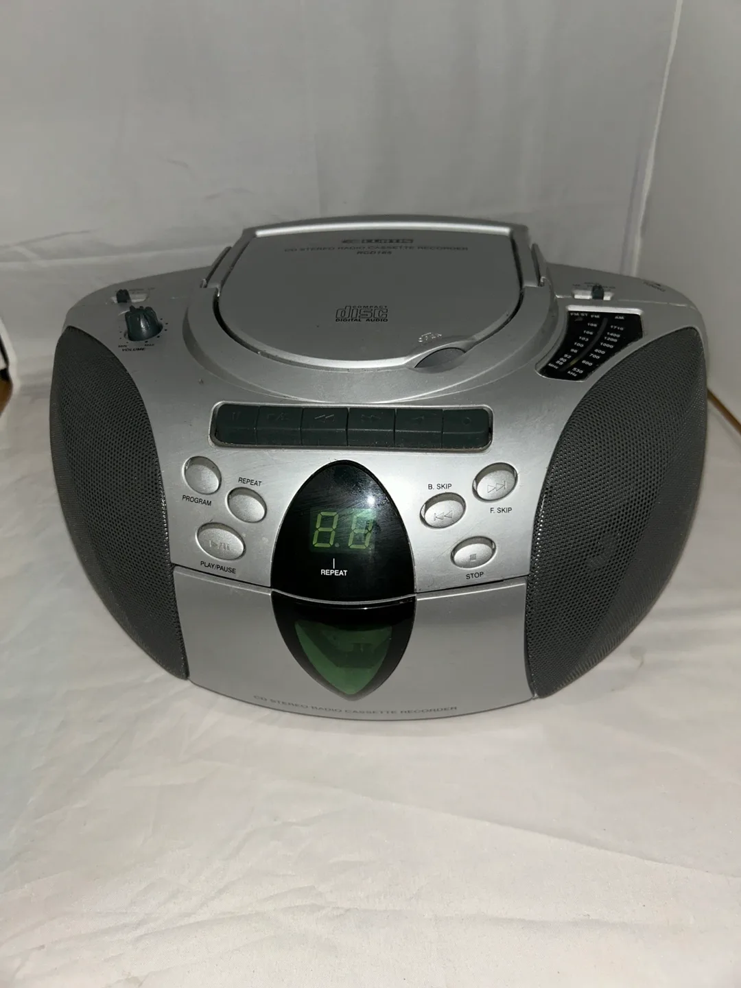 Boom box cassette recorder / radio image indicator(3)