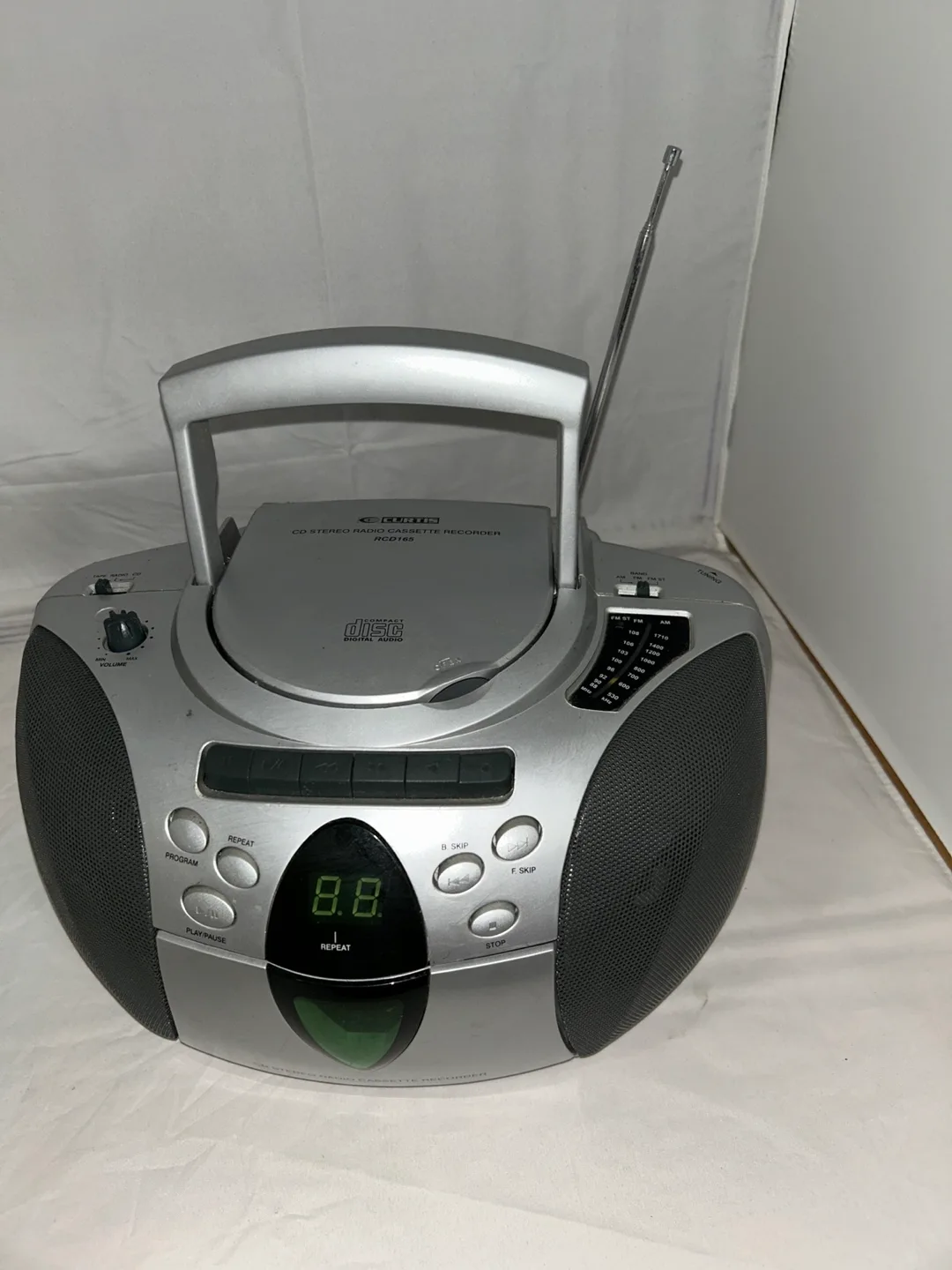 Boom box cassette recorder / radio thumbnail