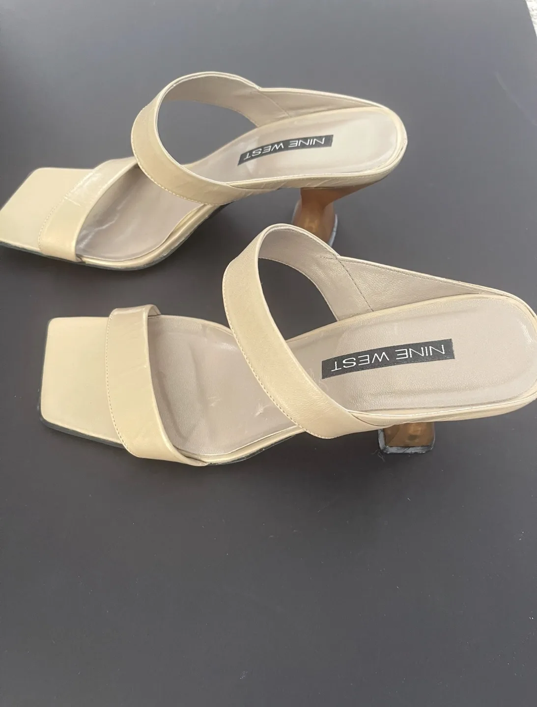 FREE GIFT+NEW and UNWORN Nine West Gold Heels - Size 10M