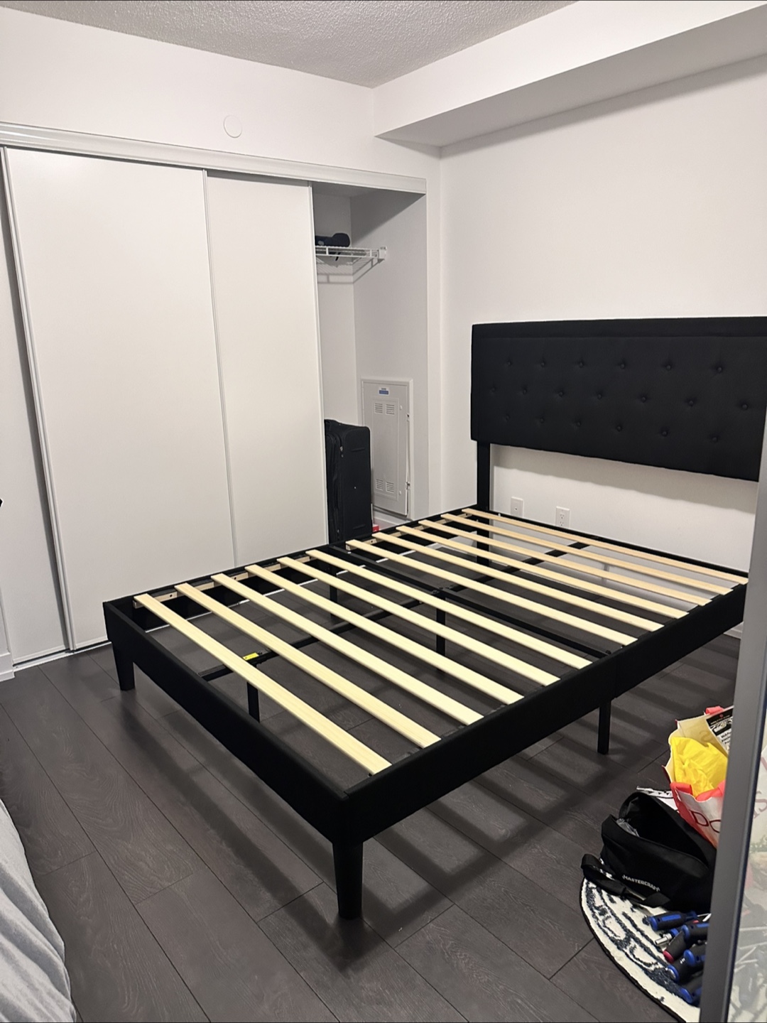 Queen Size Bed - Black - photo 2