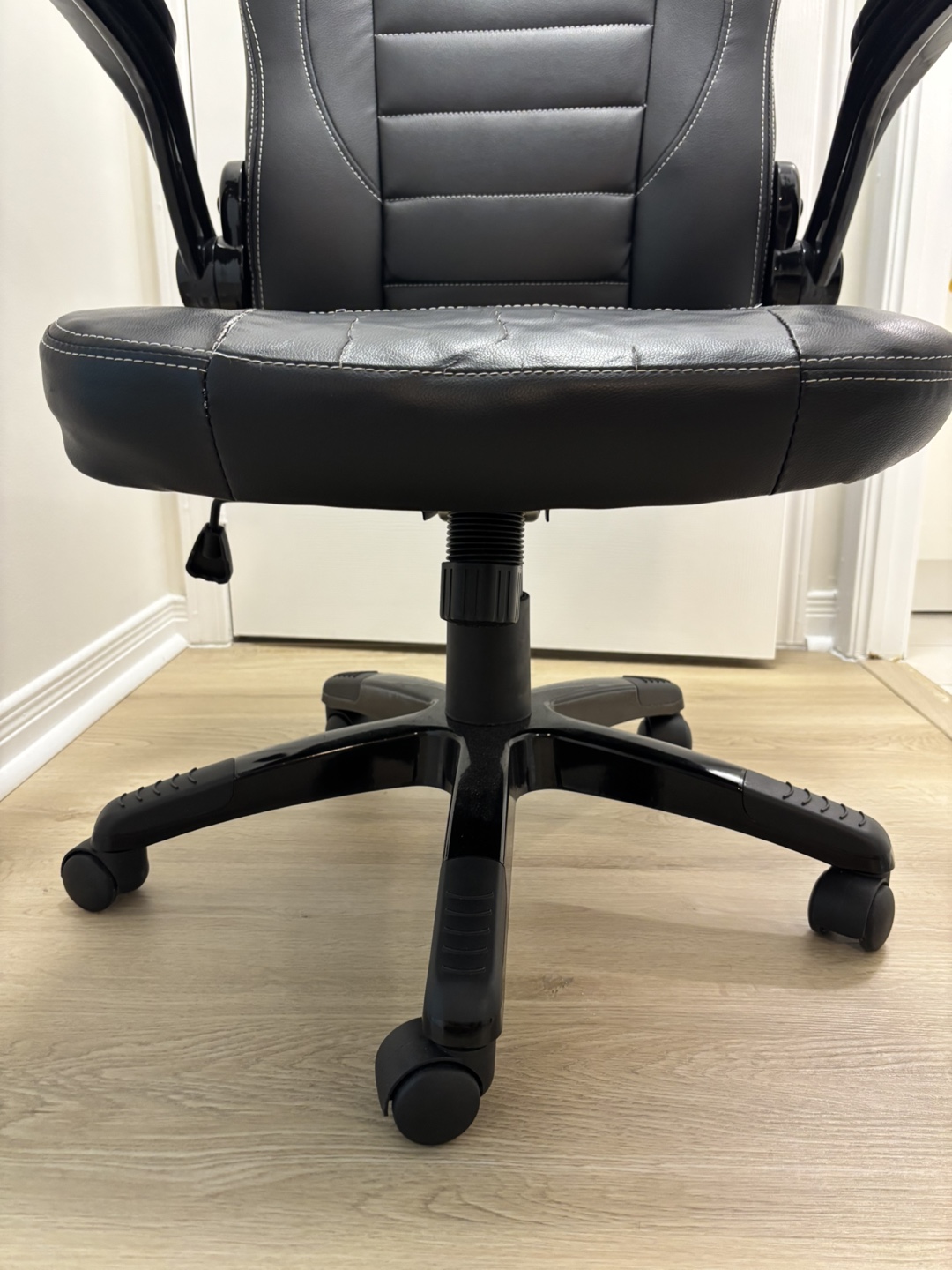 Black Gaming Chair/ office chair - photo 4
