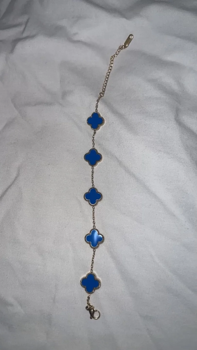 Necklace and Sunglasses plus parfume , different prices. image indicator(6)