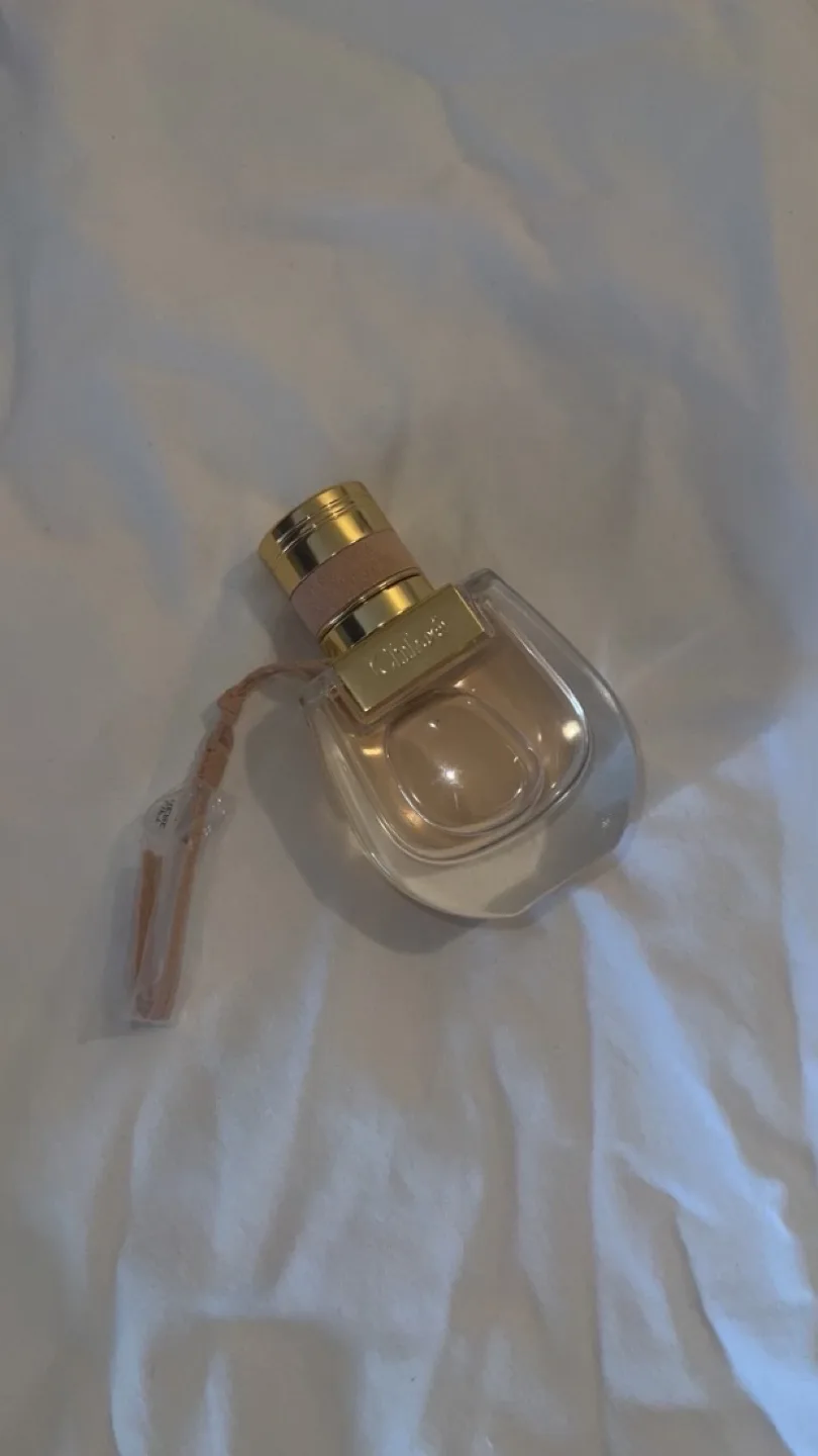 Necklace and Sunglasses plus parfume , different prices. image indicator(8)