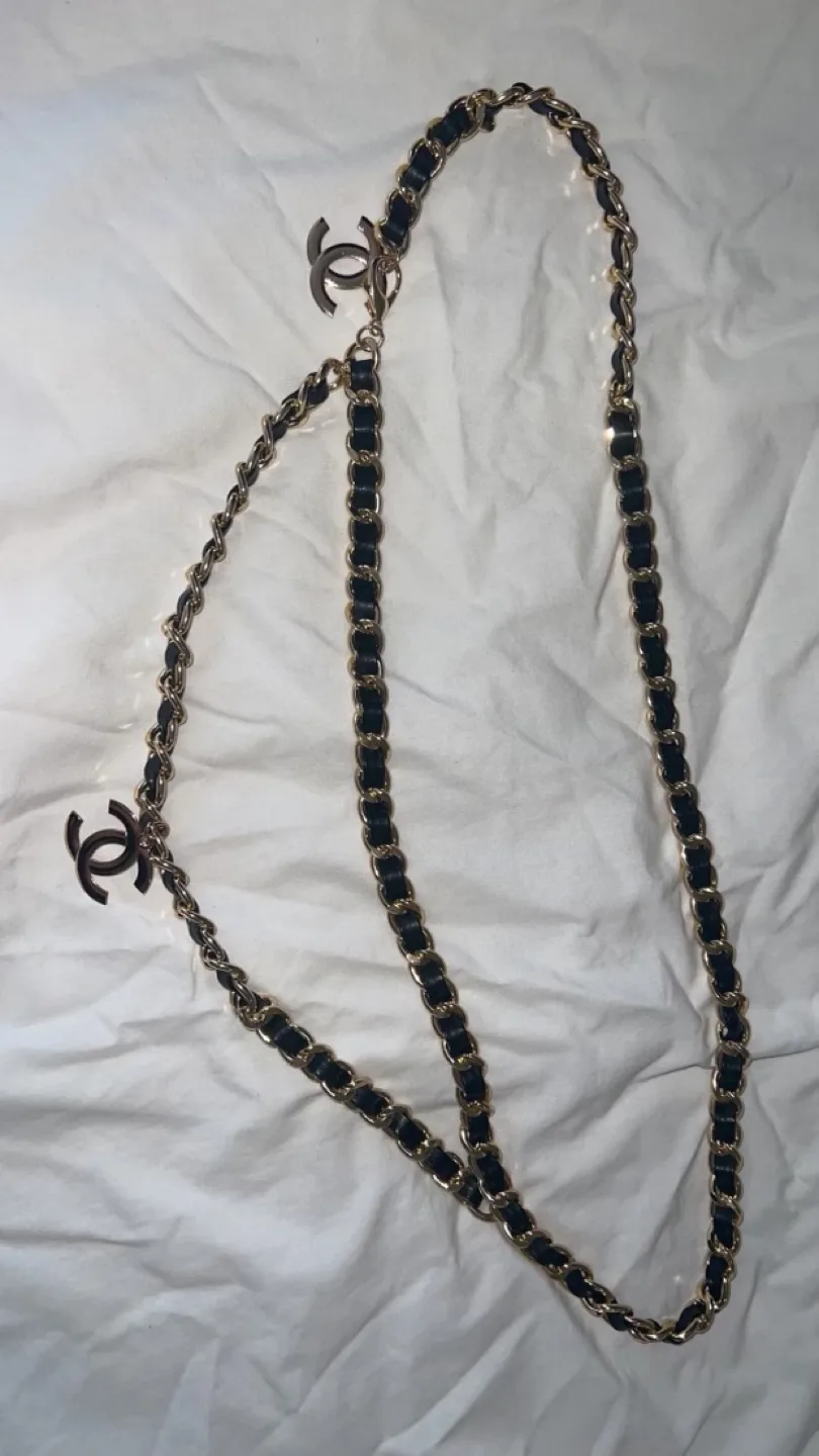 Necklace and Sunglasses plus parfume , different prices. image indicator(9)