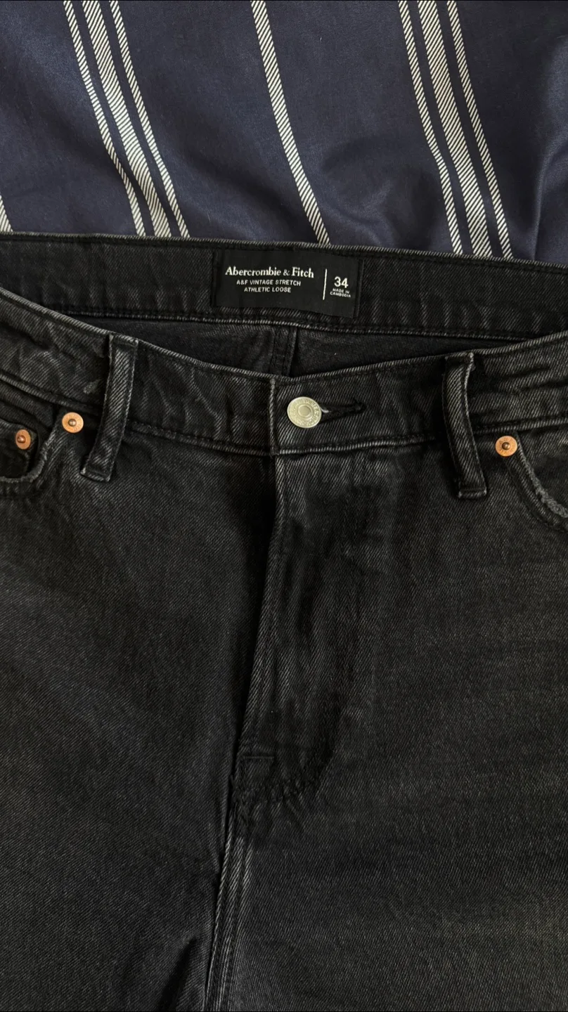 Abercrombie & Fitch Jean Shorts - Men’s Size 34 thumbnail