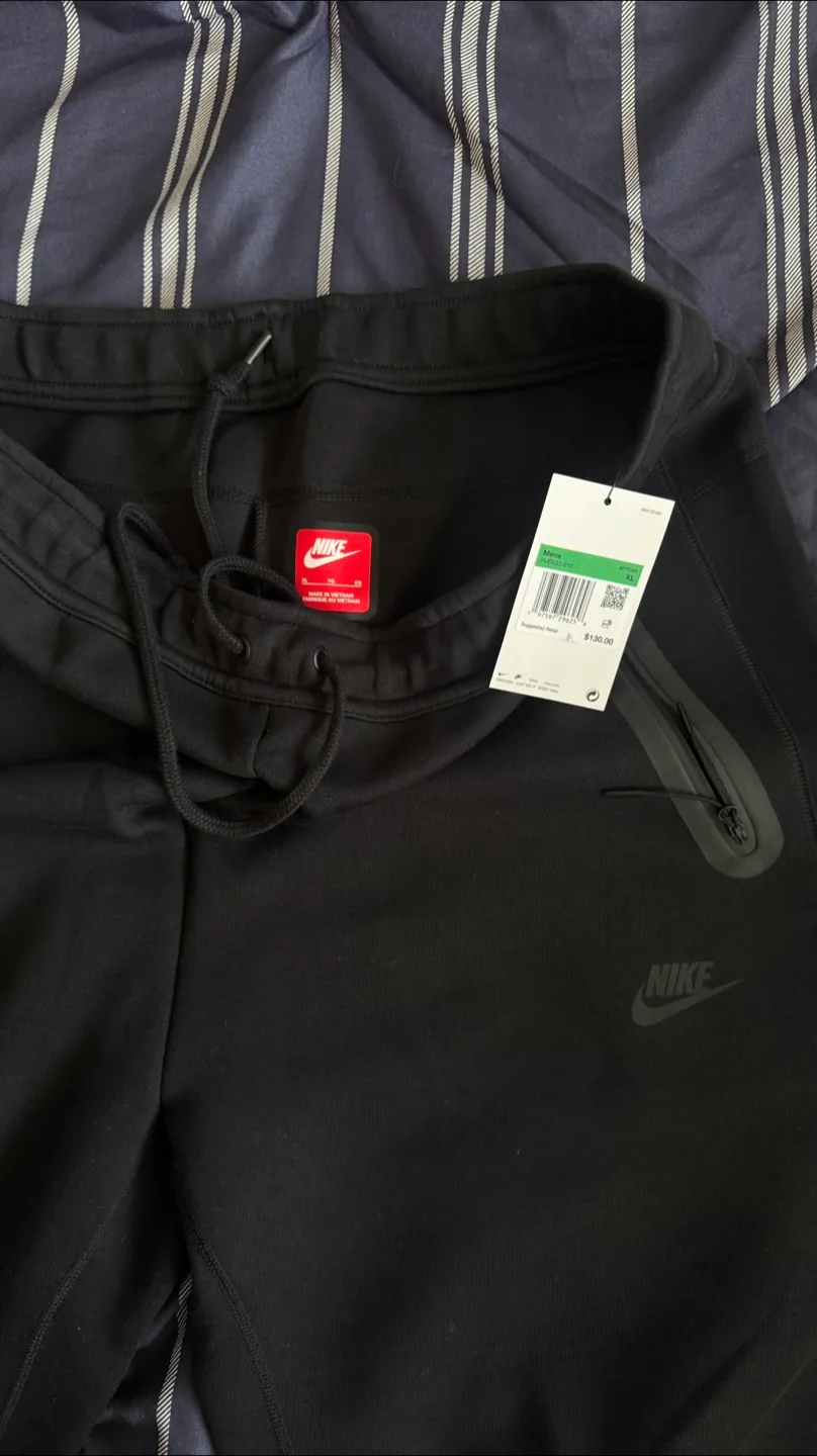 New Nike Tech Fleece Pants Black, Straight Leg thumbnail