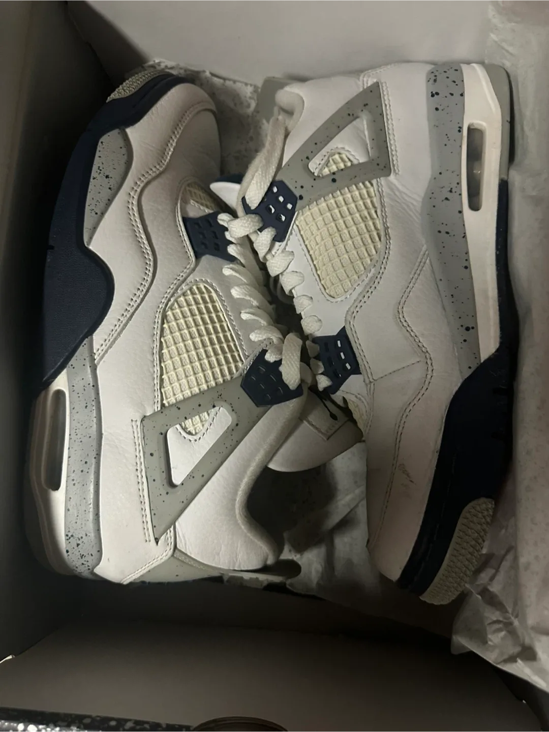 Air Jordan 4 Retro White Midnight Navy Size 9.5 image indicator(2)