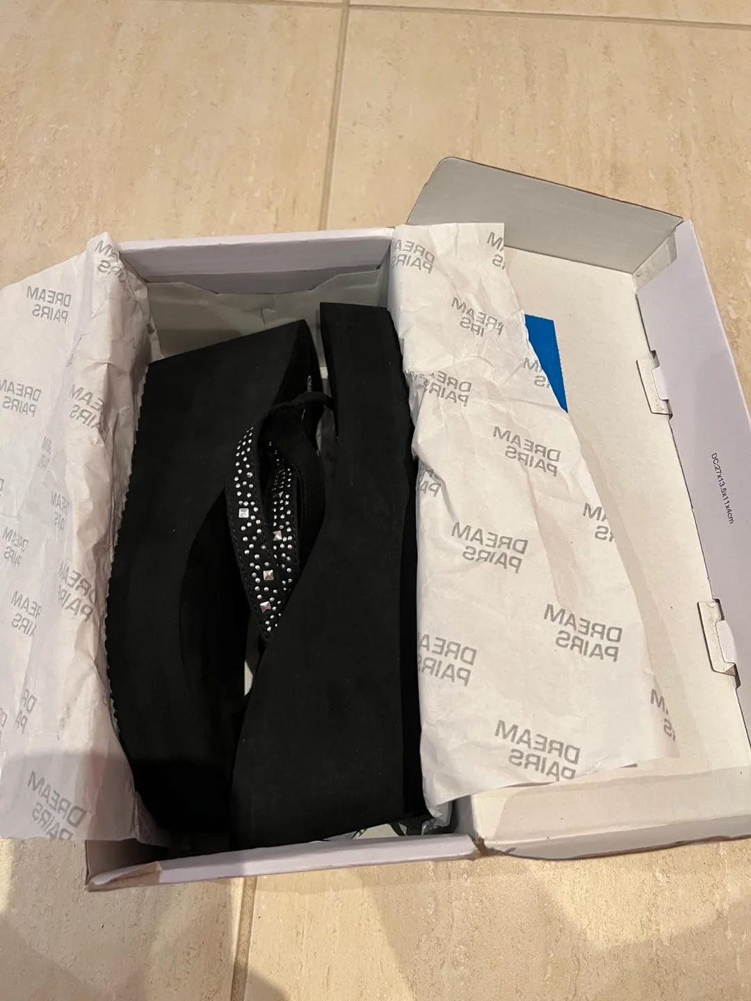 Dream Pairs Black Wedge Flip Flops image indicator(8)