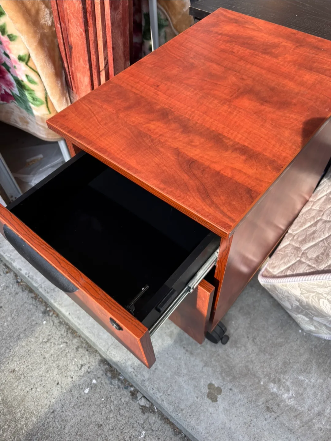 Wooden Rolling File Cabinet image indicator(2)