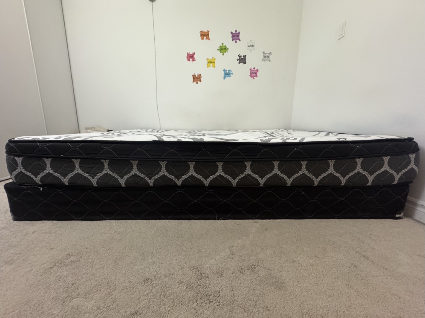 Queen Mattress + Box Frame - photo 3