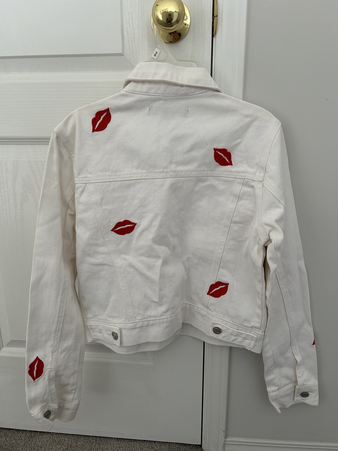 Forever 21 White Denim Jacket with Red Lips - Size S - photo 2