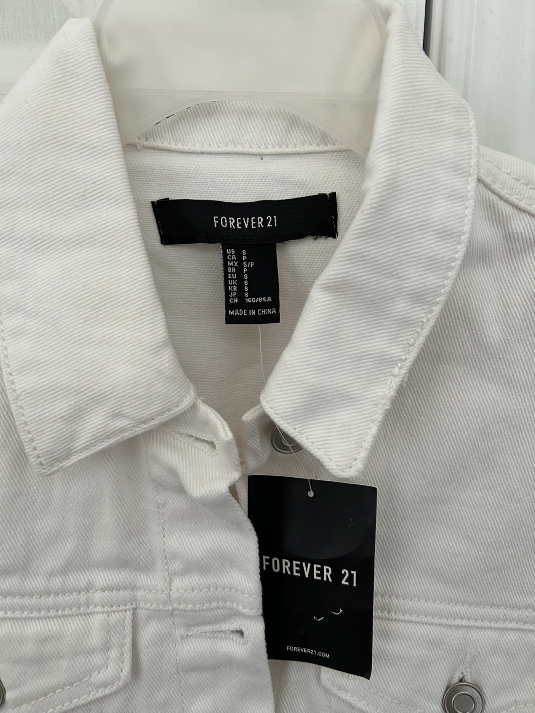 Forever 21 White Denim Jacket with Red Lips - Size S - photo 3