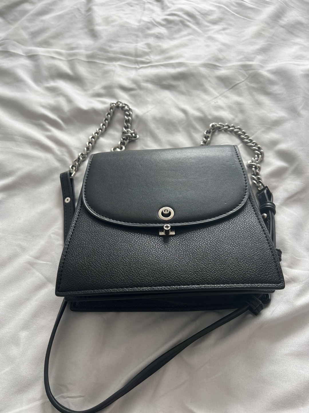Charles & Keith Black Chain Bag - photo 4
