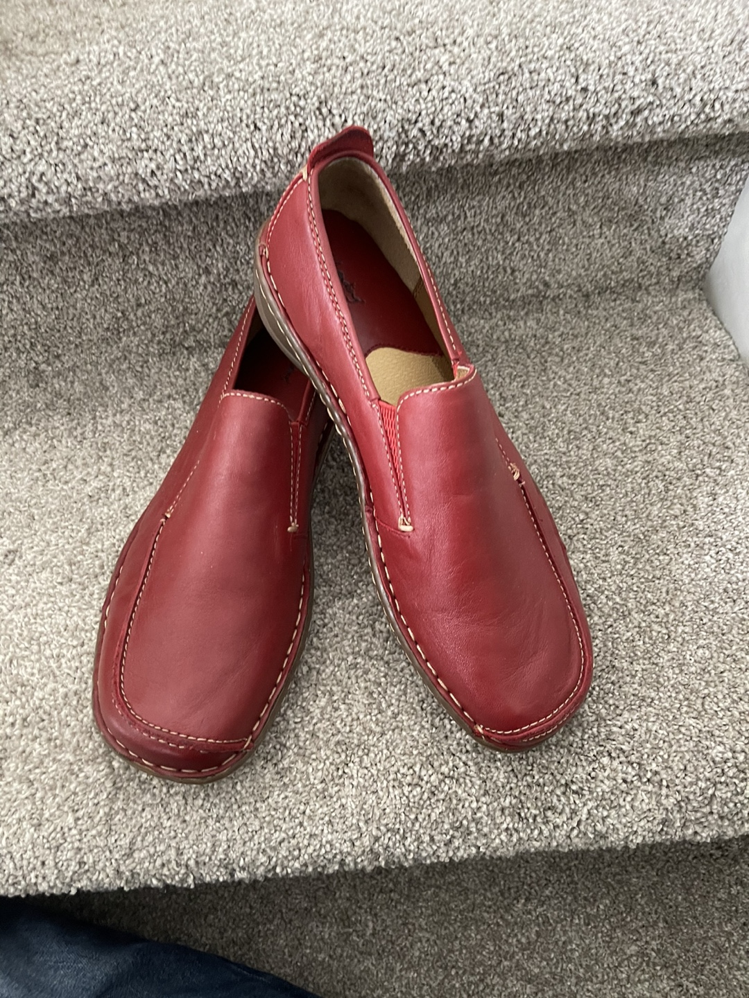 NEW and UNWORN Brown's Landing Red Leather Loafers - Size 10 - photo 3