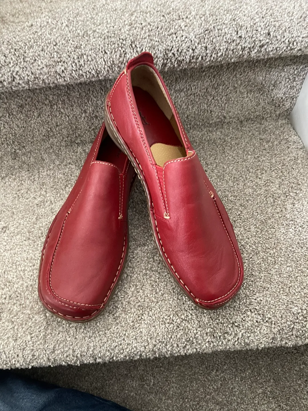 NEW and UNWORN Brown's Landing Red Leather Loafers - Size 10 image indicator(3)
