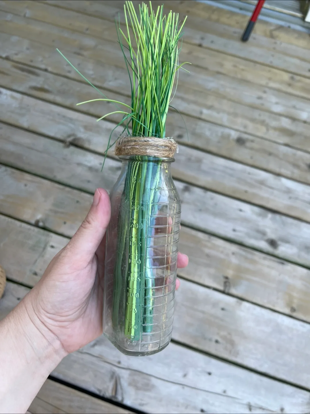 Artificial Grass in Glass Jar image indicator(2)