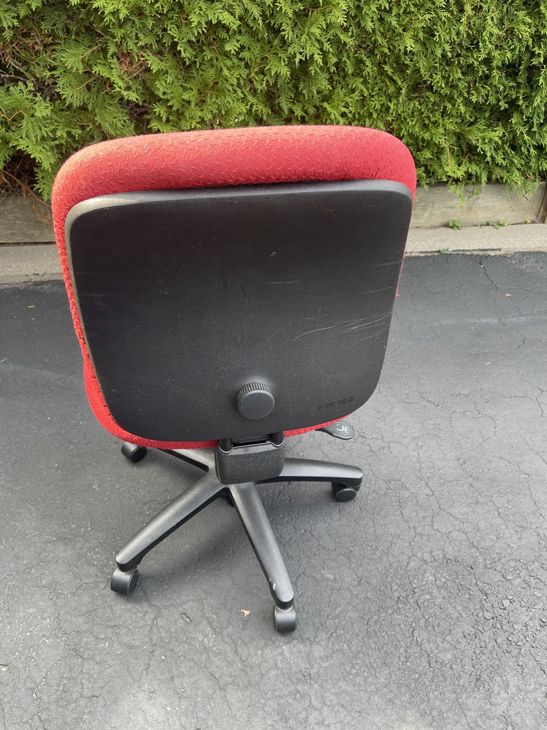 Red Office Chair - photo 2