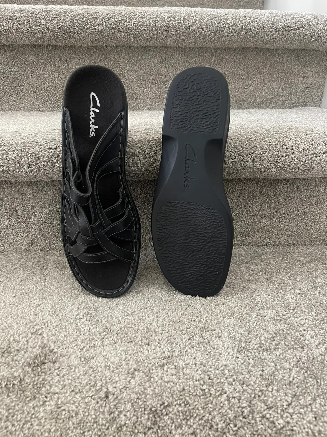 *REDUCED*NEW Clarks Women's Black Leather Sandals with Box image indicator(2)