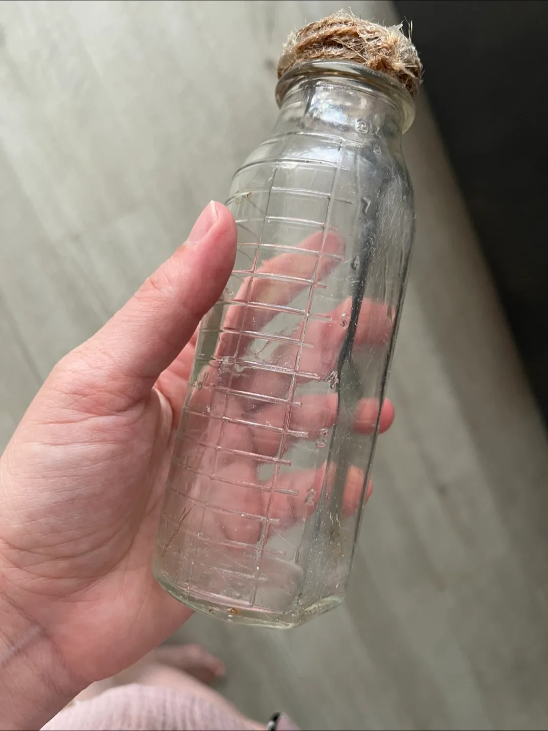 Artificial Grass in Glass Jar image indicator(7)