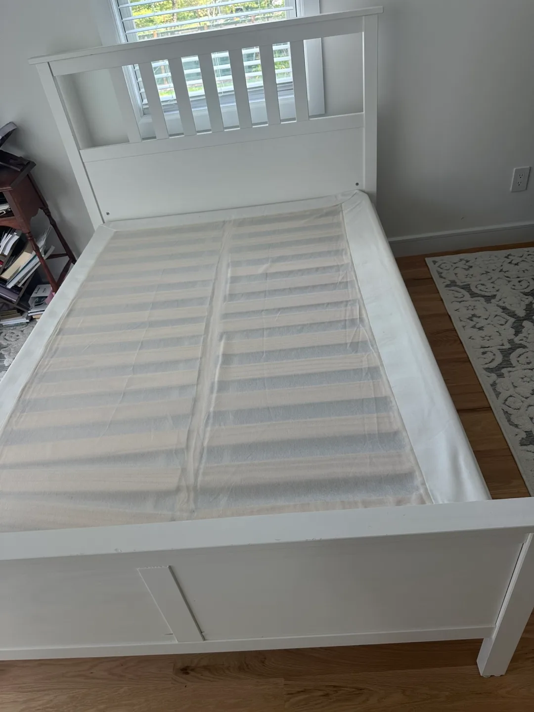 White Bed and mattress image indicator(5)