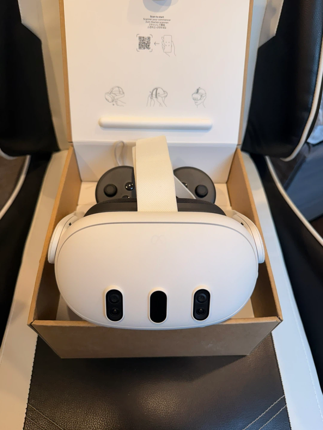 New Meta Quest 3 VR Headset - photo 3