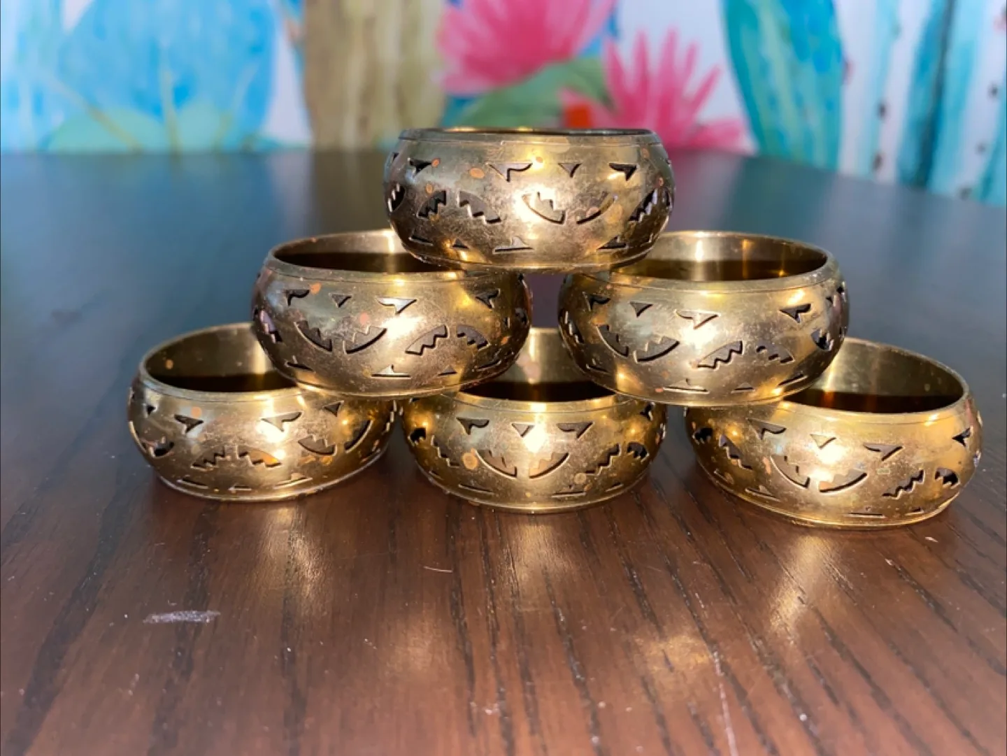 Set of 6 Gold Napkin Rings thumbnail
