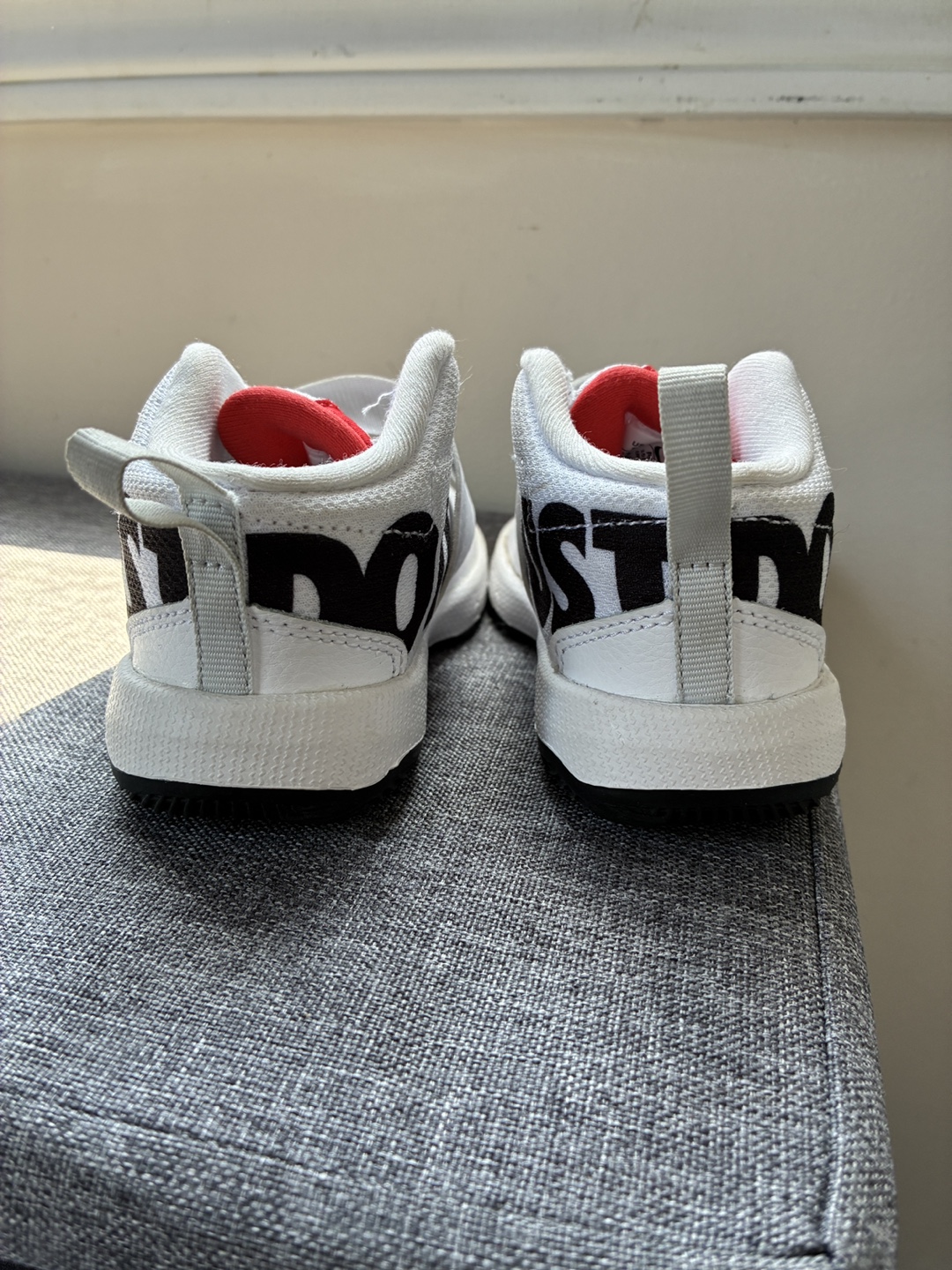 Toddler Nike shoes 9C - photo 3