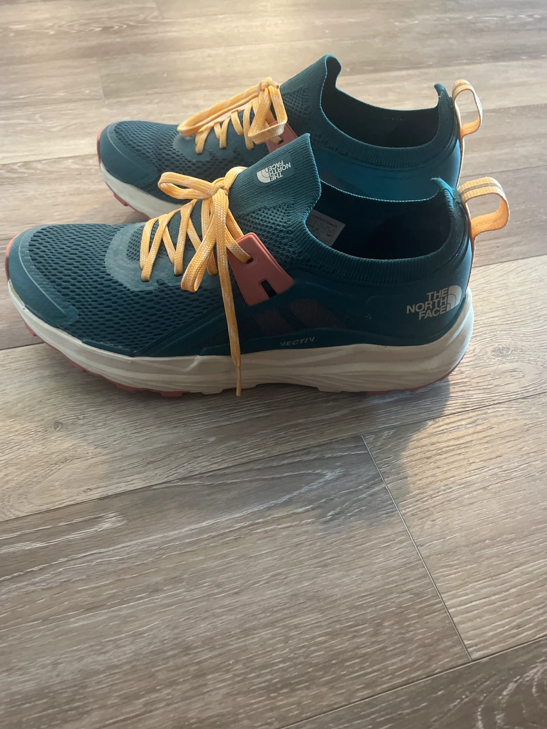 The North Face Vectiv Women's Size 9.5 - photo 2