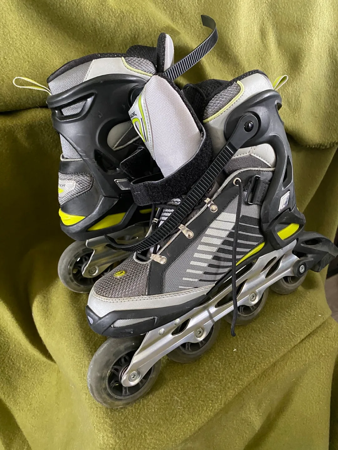 Bladerunner VelAxt Inline Skates - Size 6 image indicator(2)