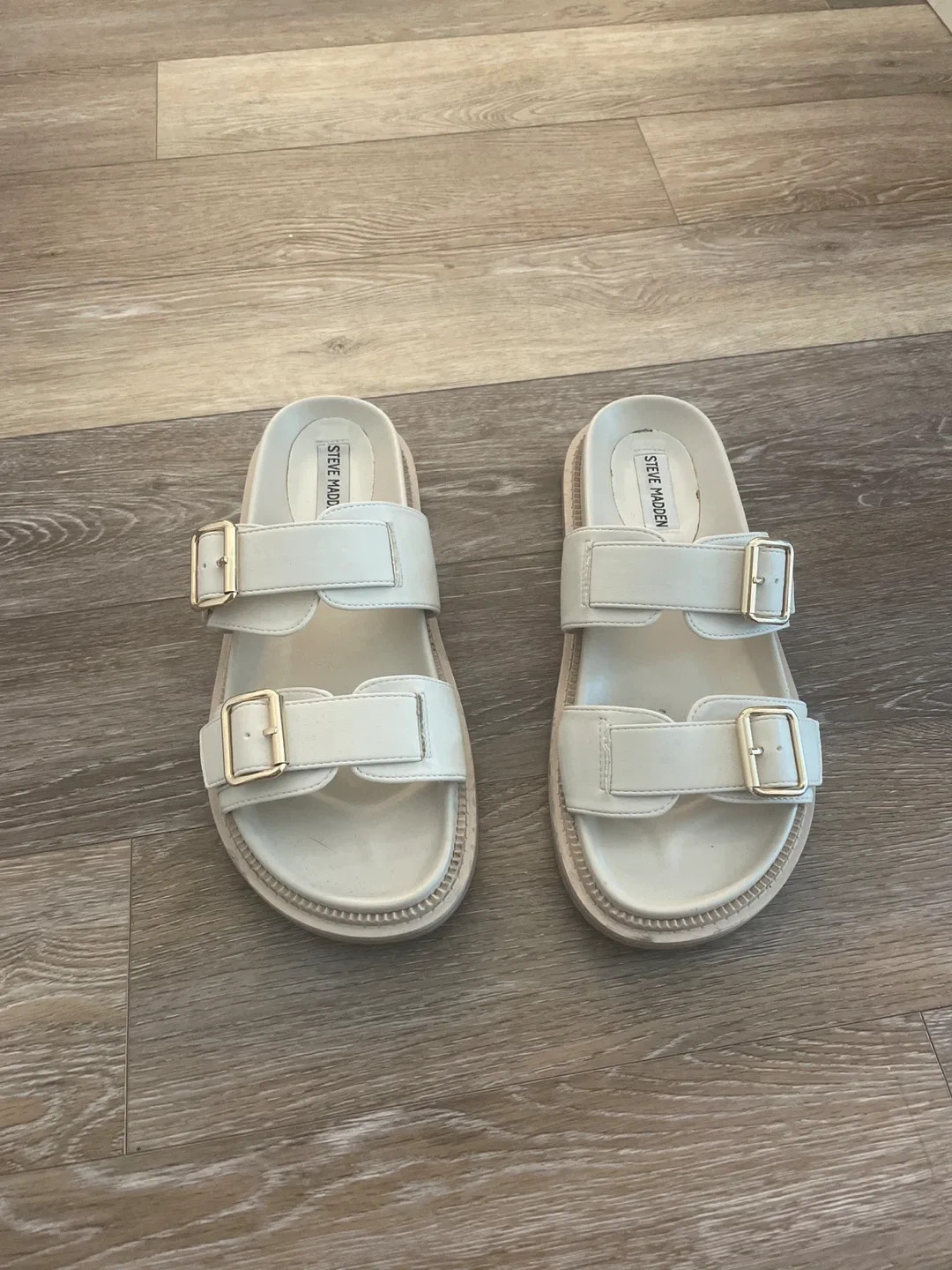 Steve Madden Cream Sandals Size 9 US thumbnail