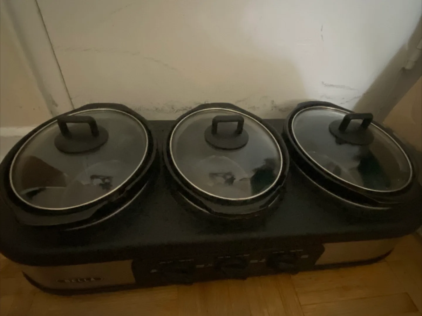 BELLA Triple Slow Cooker and Buffet Server image indicator(2)