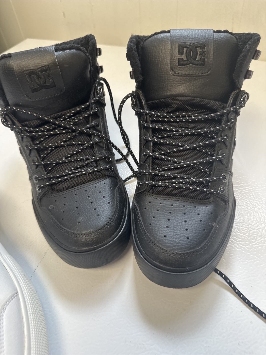 DC Shoes Black Leather High-Top Boots - photo 2