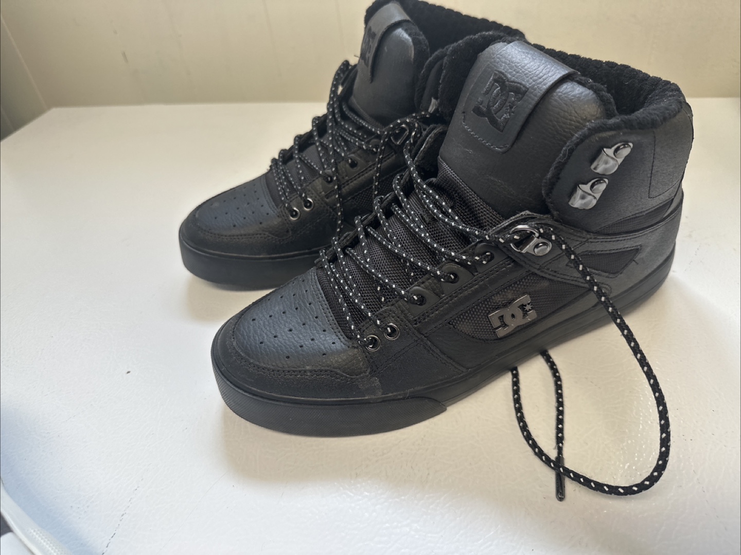 DC Shoes Black Leather High-Top Boots - photo 4