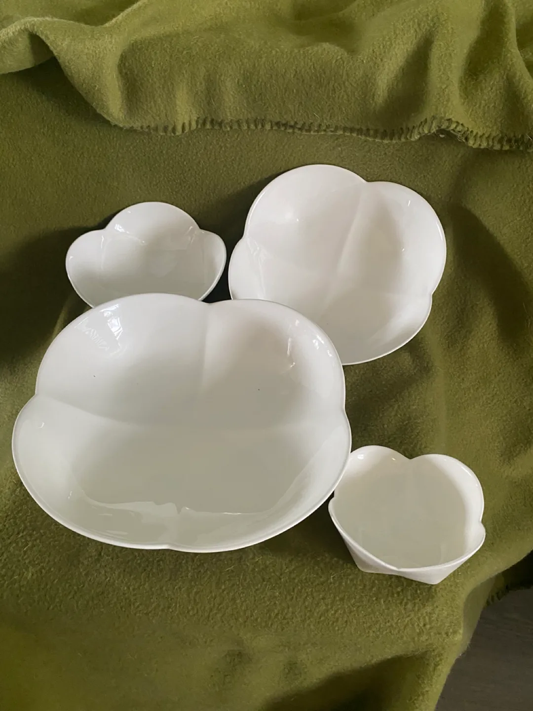 Mindspring Studio White Serving Bowls Set image indicator(2)
