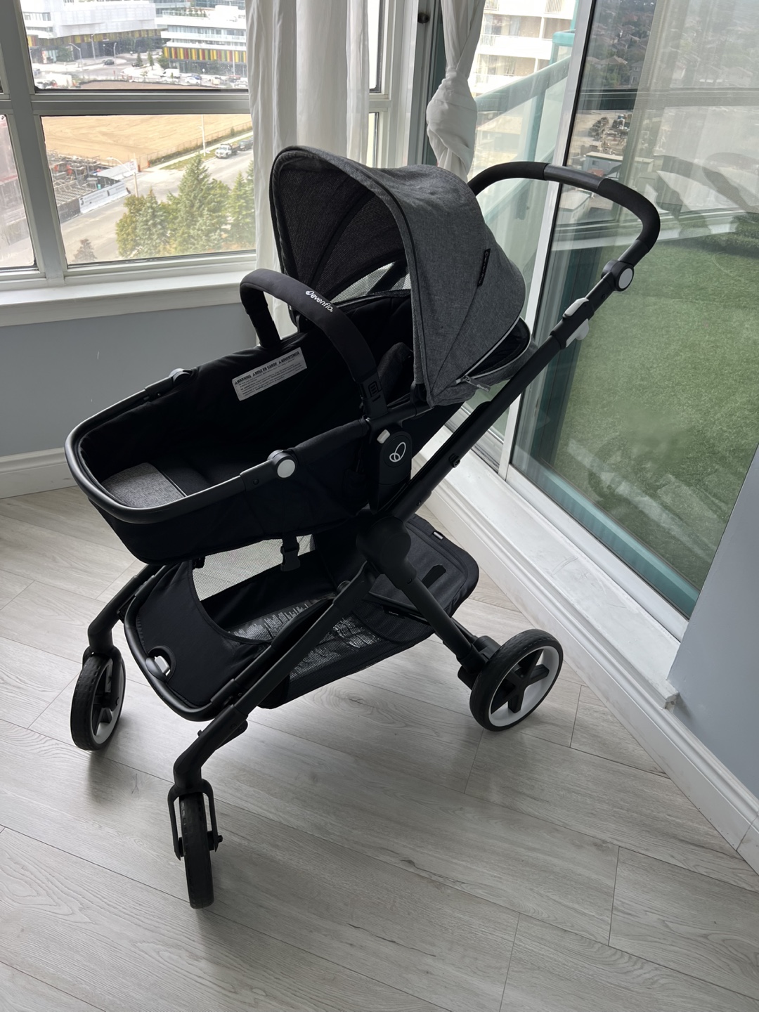Evenflo Gold SensorSafe Pivot Xpand Car Seat & Stroller - photo 5