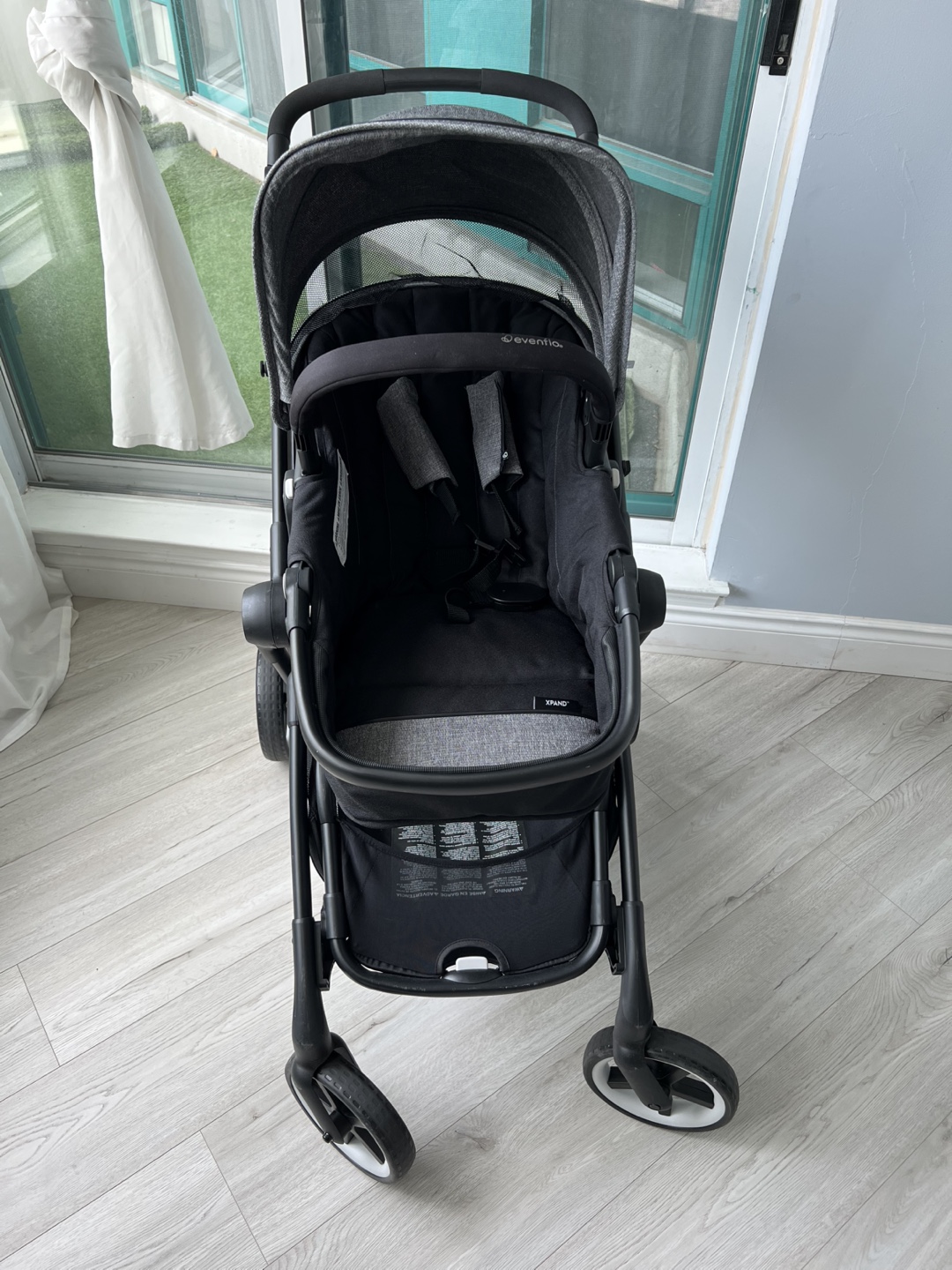 Evenflo Gold SensorSafe Pivot Xpand Car Seat & Stroller - photo 4