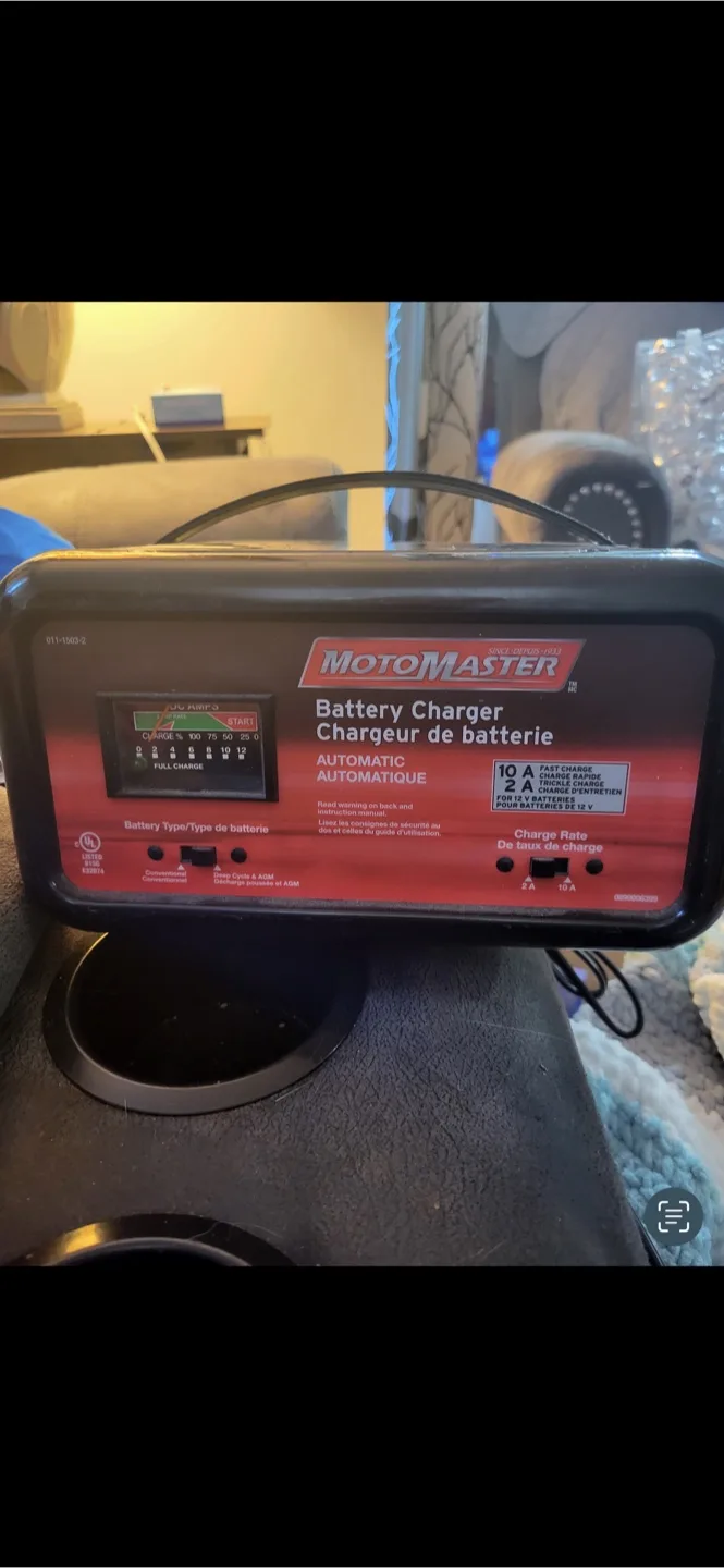 MotoMaster 10/2A Automatic Battery Charger thumbnail