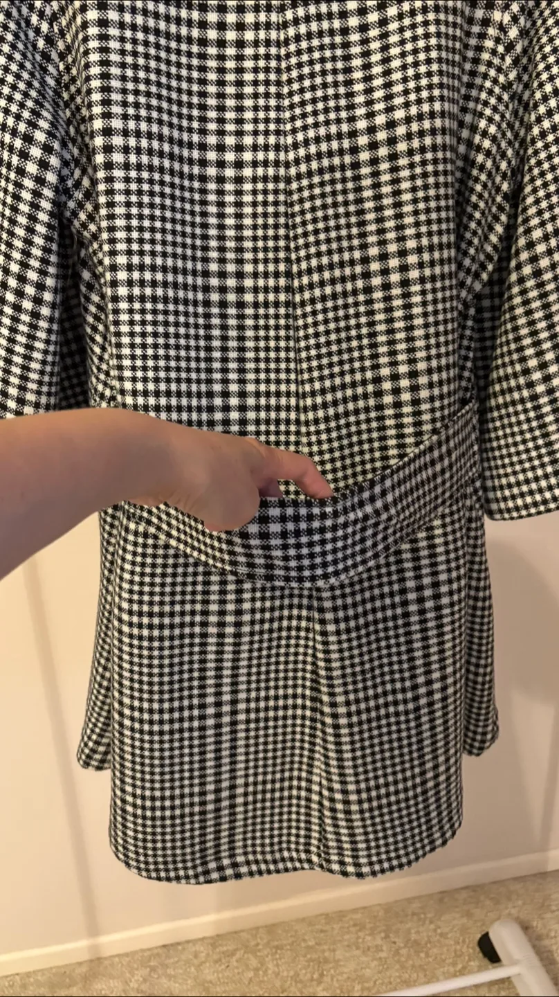 Black & White Houndstooth Coat image indicator(8)