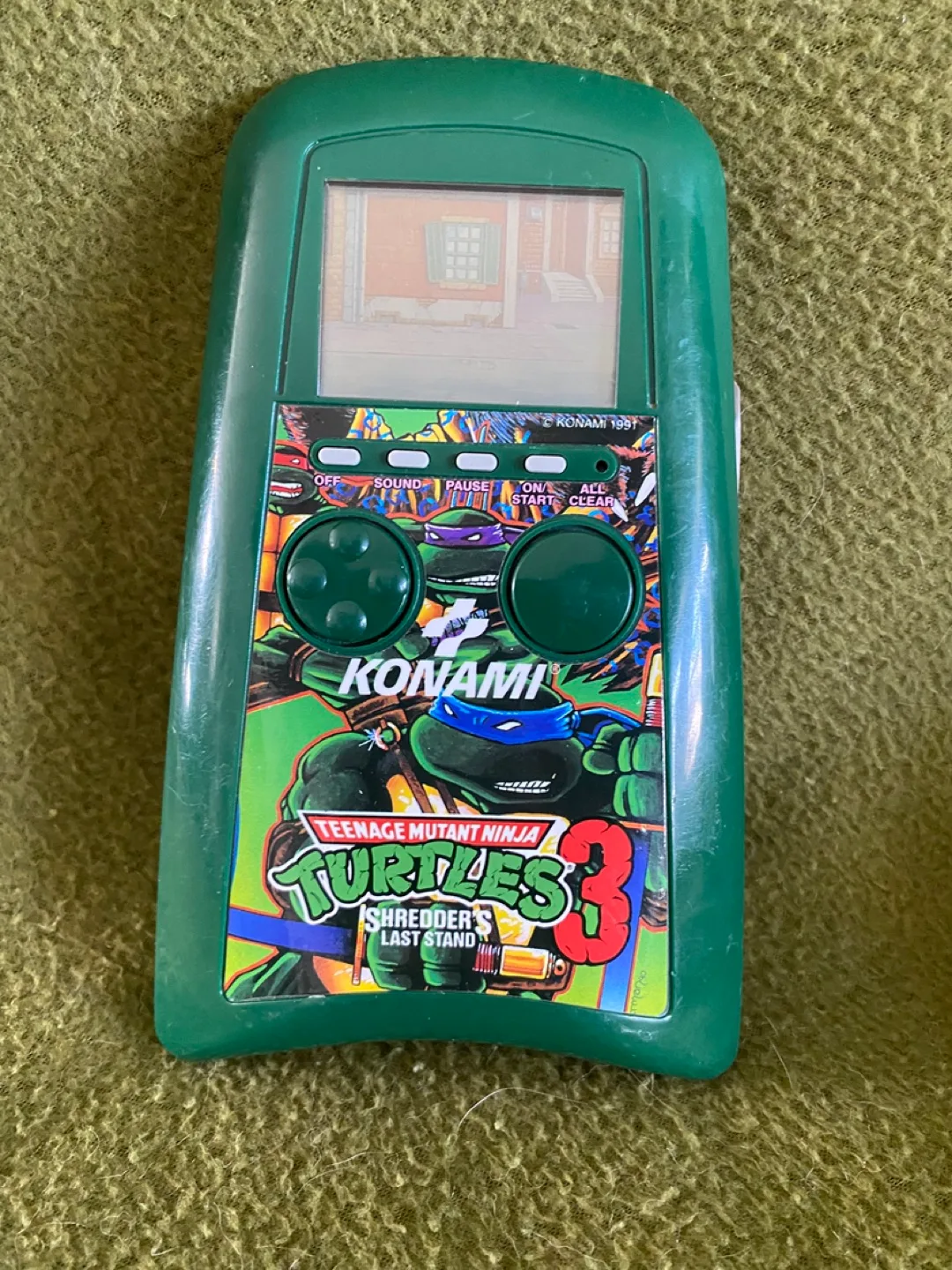 Teenage Mutant Ninja Turtles 3 Handheld Game thumbnail