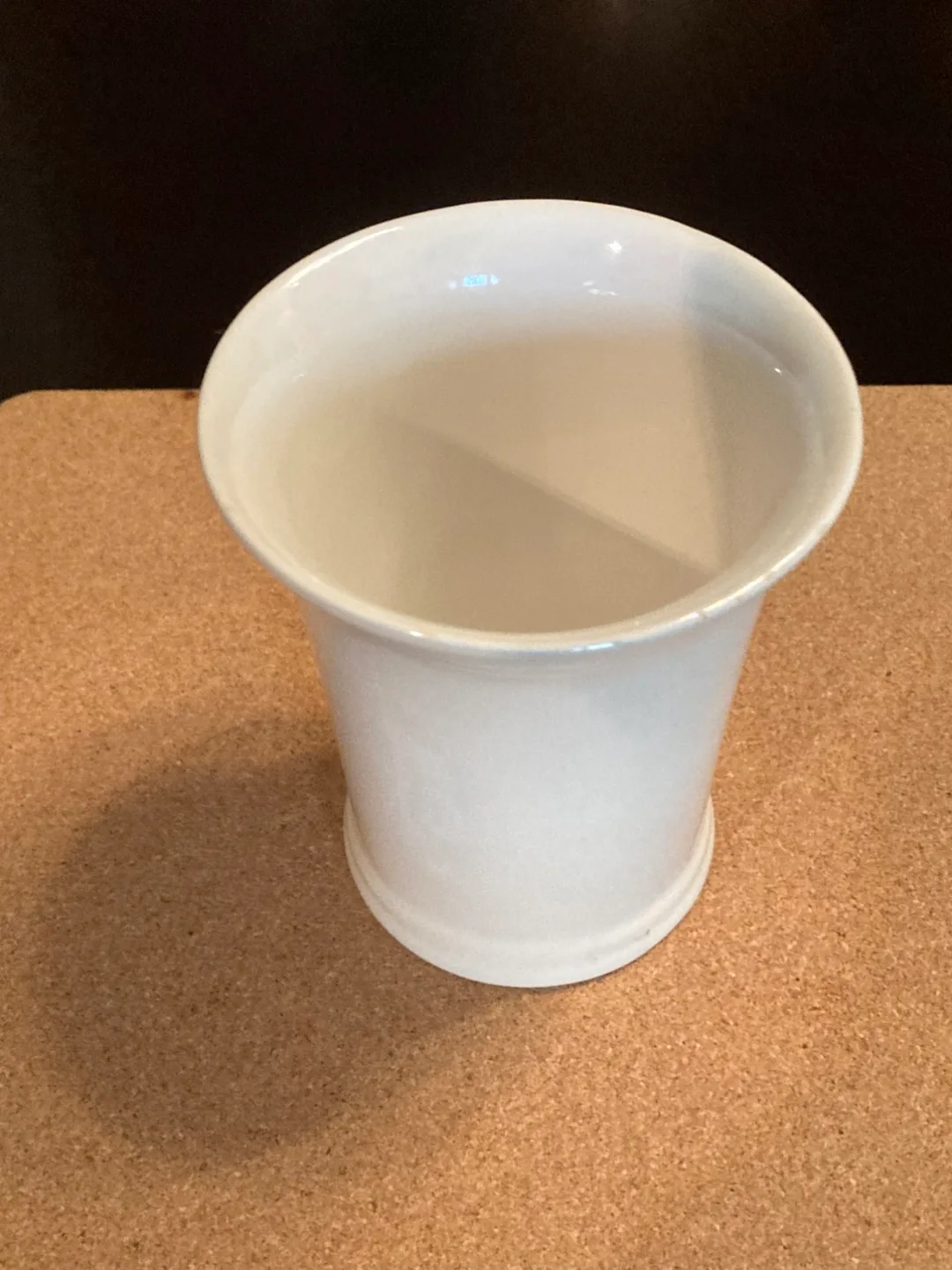 Ivory/Beige Bathroom Accessories Set image indicator(6)