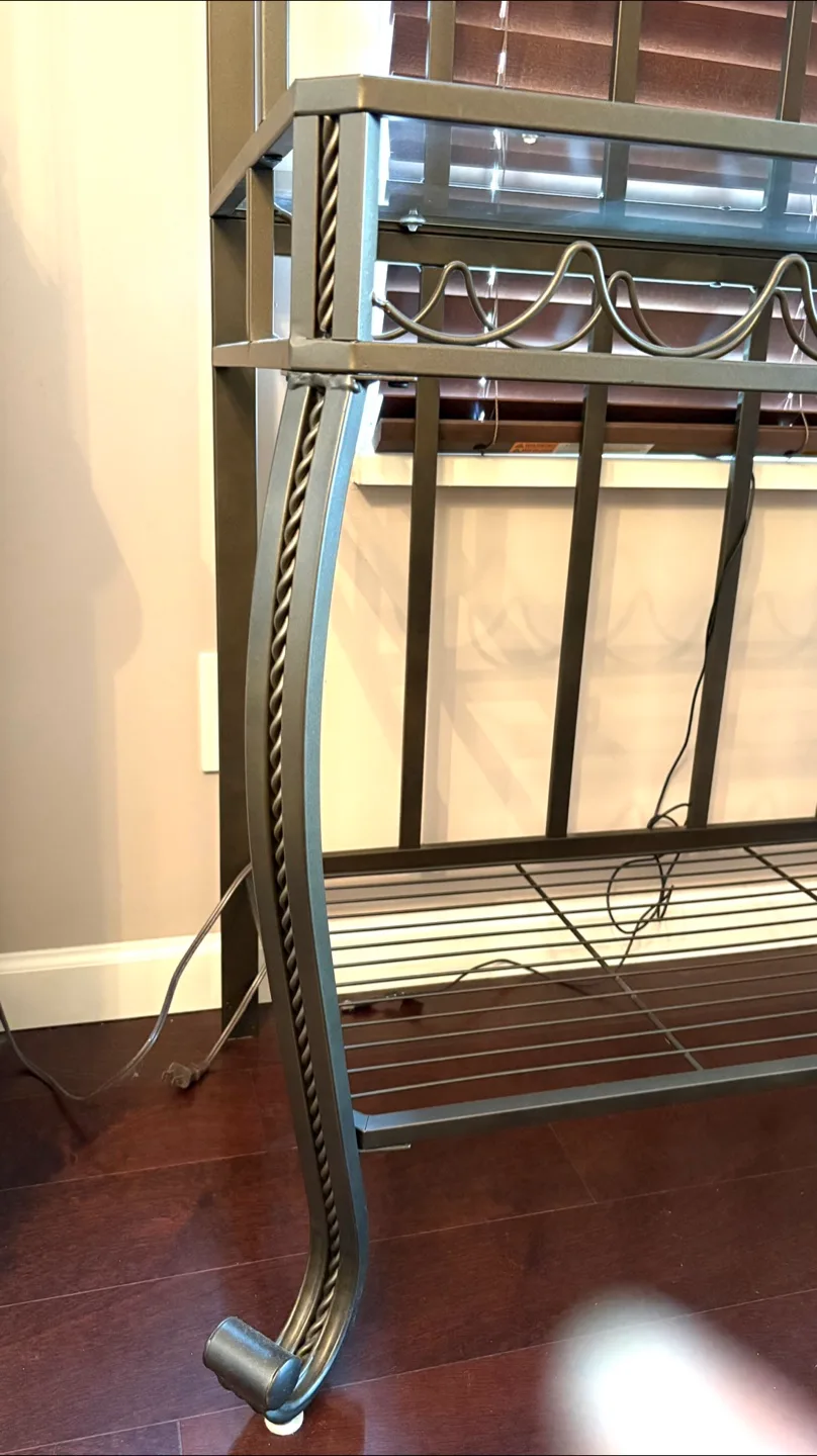 Metal & Glass Baker's Rack image indicator(5)