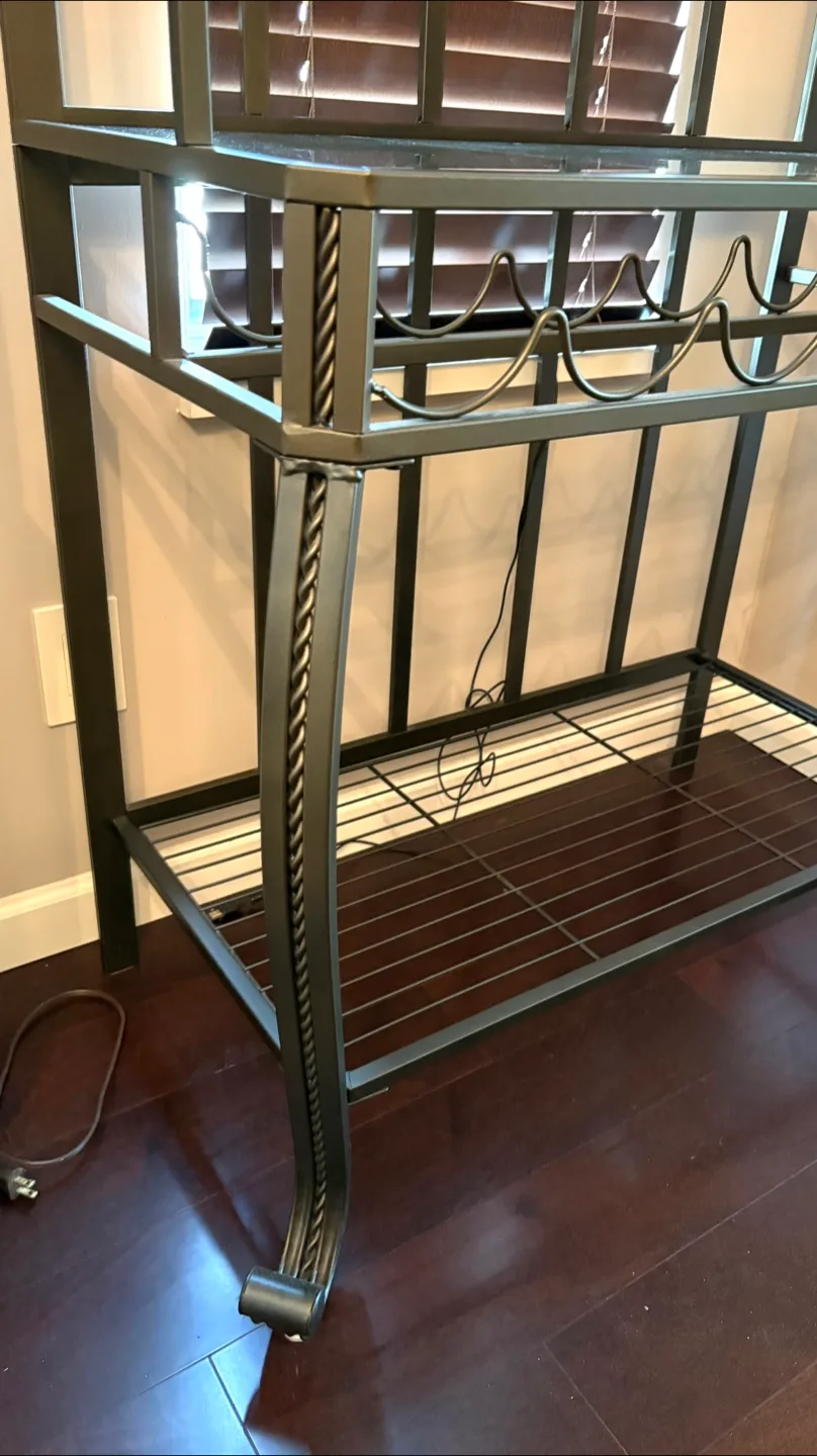 Metal & Glass Baker's Rack image indicator(6)