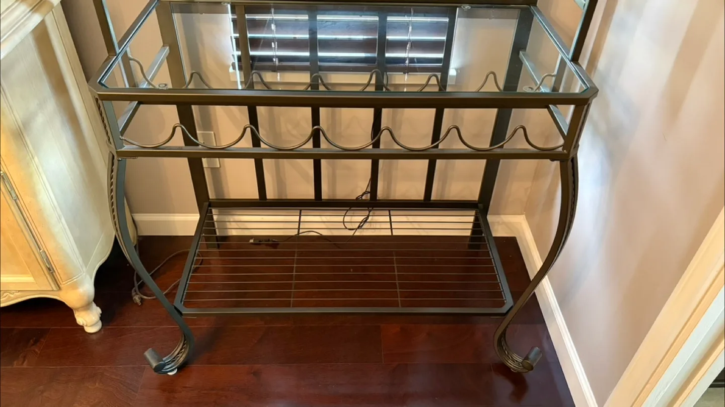 Metal & Glass Baker's Rack image indicator(7)