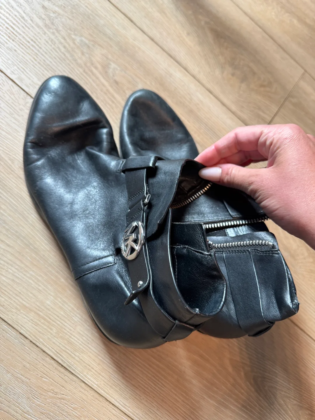 Michael Kors Black Leather Ankle Boots image indicator(4)